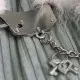 Наручники металлические Adrien Lastic Handcuffs White с белой пушистой отделкой